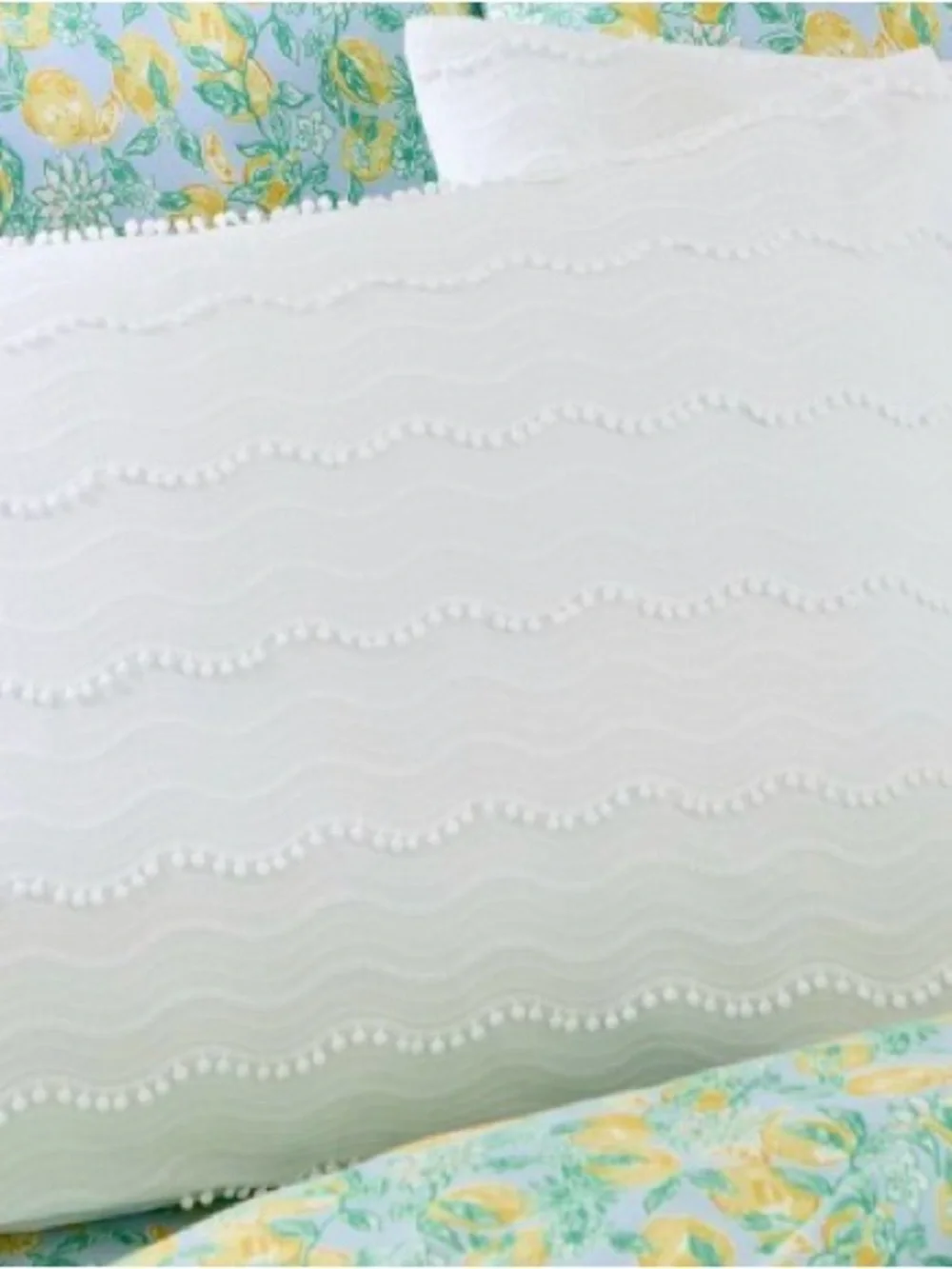 Lily Pulitzer Mini Pom Waves Duvet and Shams set (FULL/QUEEN)
